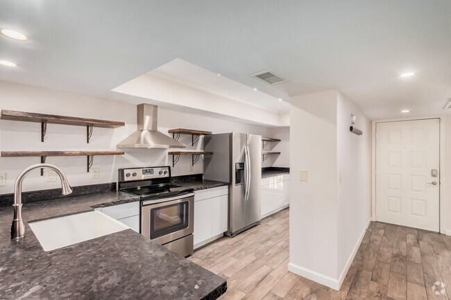 Building Photo - Stylish 2 Bed, 2 Bath Oasis in the Heart o... Unit 210 Rental