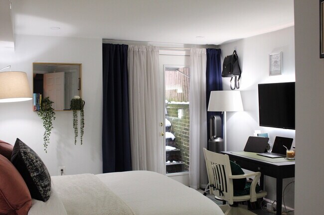 Building Photo - 3417 Brown St NW Unit 1 Rental