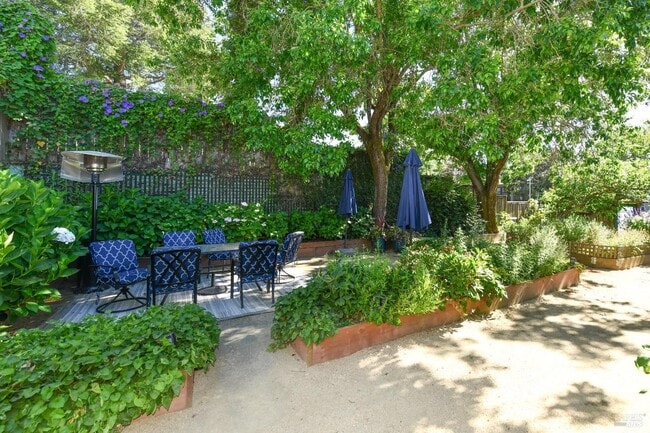 Photo - 4 Ramona Ave