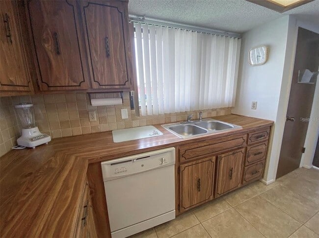 Photo - 9940 Eagles Point Cir Unit 4
