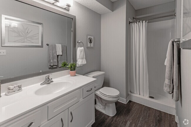 2BR, 2BA - 1,142SF - Second Bathroom