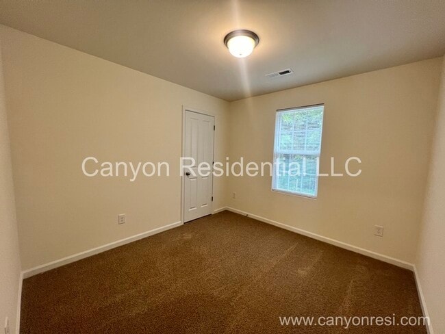 Photo - 505 Kelly Rd