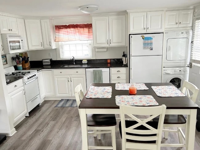 Photo - 8 Churchill Dr