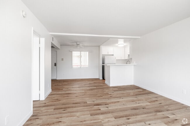 Living Room - 5257 Willowcrest Ave