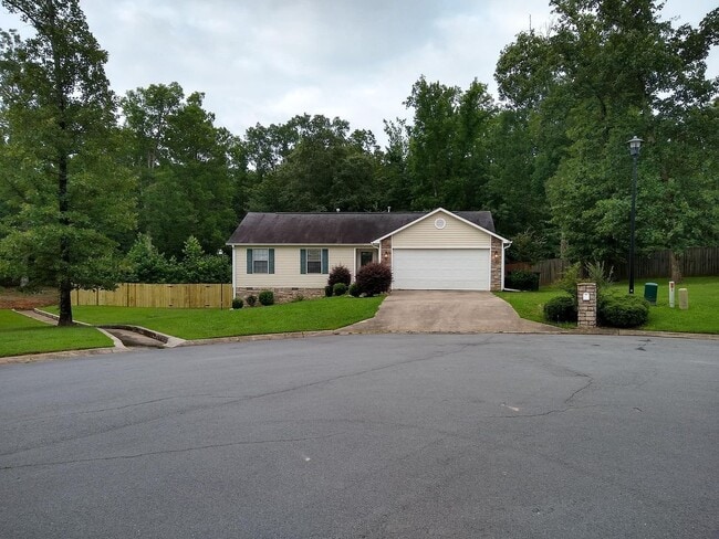 Building Photo - 401 Hayley Ct