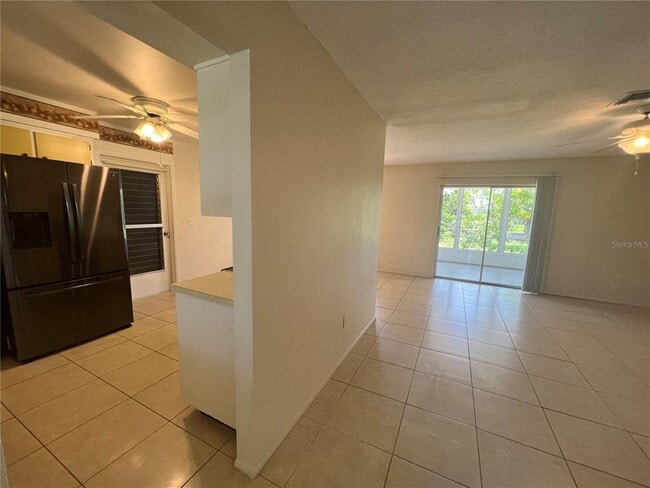 Photo - 2372 Abscott St