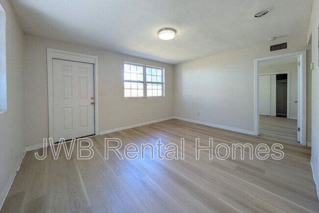 Photo - 1526 N Liberty St