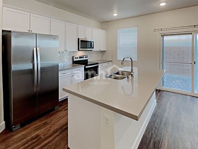 Photo - 2110 Reaves Wy