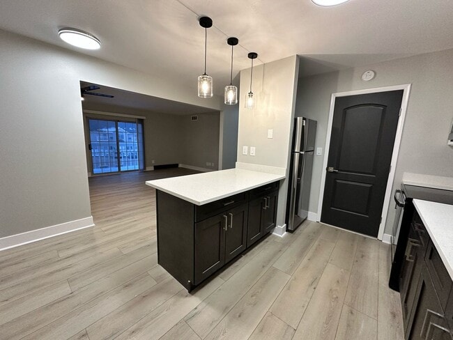 Photo - 2 Bedroom with In-Unit Washer Dryer plus G...