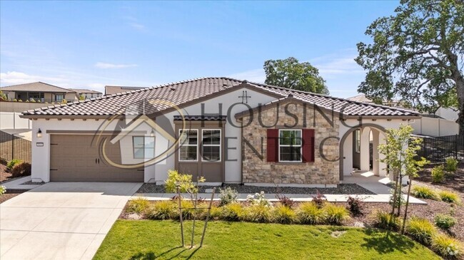 Building Photo - Modern & Elegant Living in Emerald Peak, E... Rental