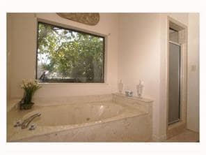 Photo - 211 Thomas Oaks Dr