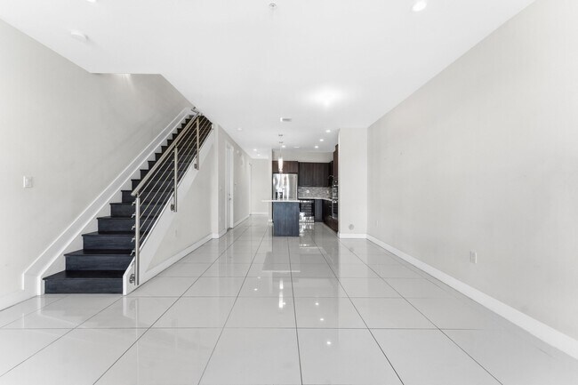 Photo - 10220 NW 63rd Terrace Unidad 207