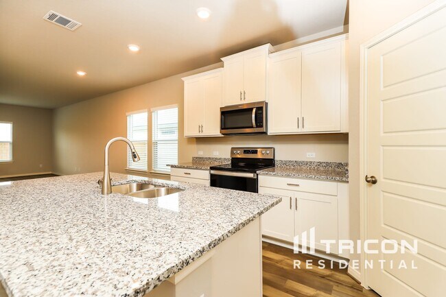 Photo - 5824 Zoey Wy