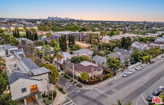 Photo - 958 N Vista St