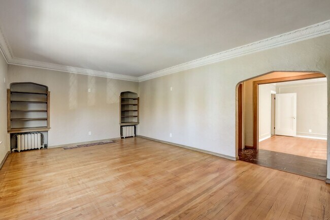 Photo - 3314 N Hackett Ave Unit 3314 (Upper)