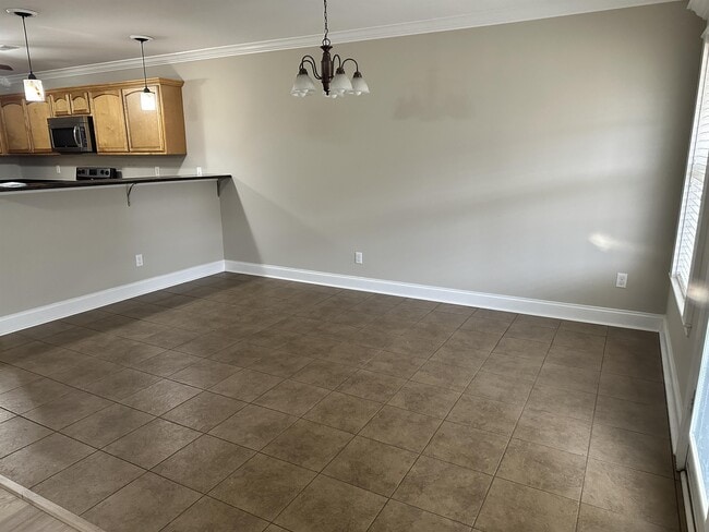 Photo - 916 Thunder Creek Dr