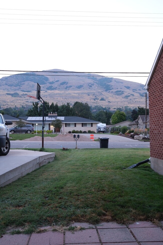 Photo - 586 S 400 E