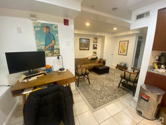 Building Photo - 10 Sheafe St Unit 1 Rental