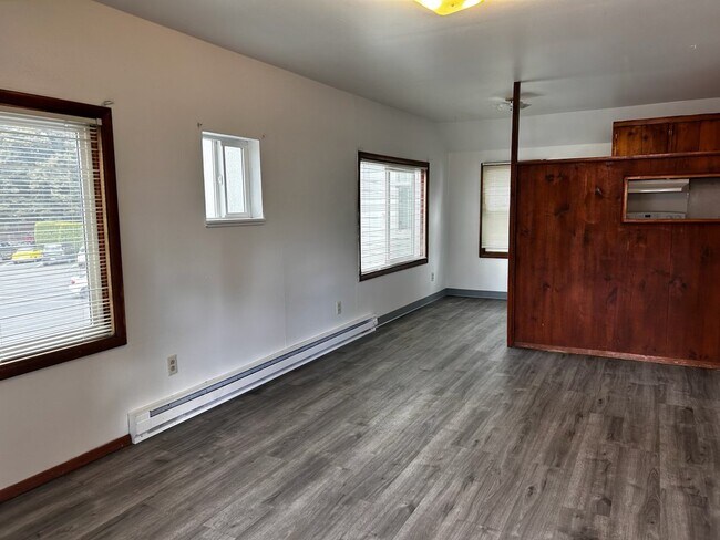 519 1/2 S Almon St Unit D