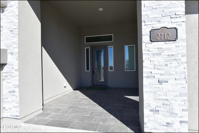 Photo - 2712 Sammy Cervantes St