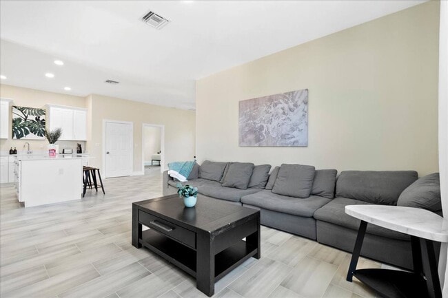 Photo - 818 Foresteria Dr