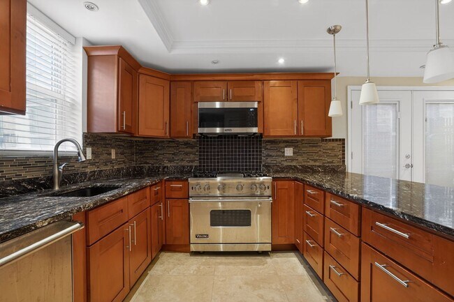 Photo - Spacious 1Bd/1Bth condo nestled in the heart of Old Town Alexandria! Pets Welcome!