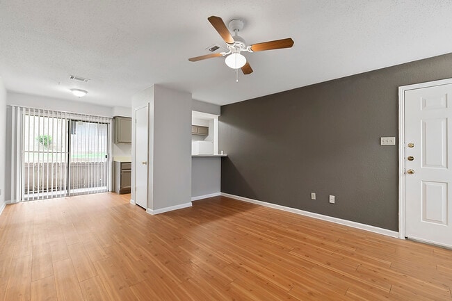 Photo - Cedar Creek Apartments
