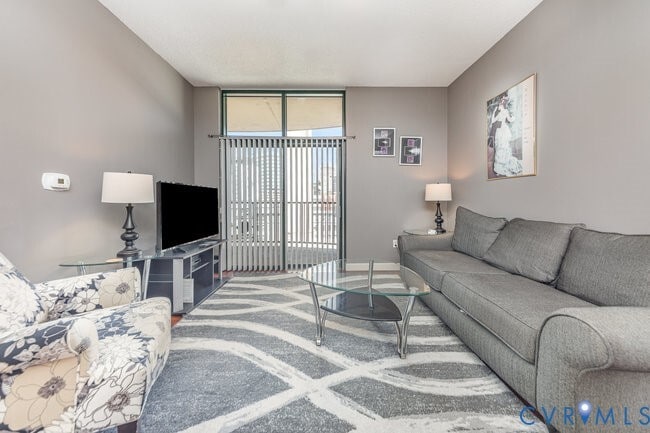 Photo - 1101 Haxall Point