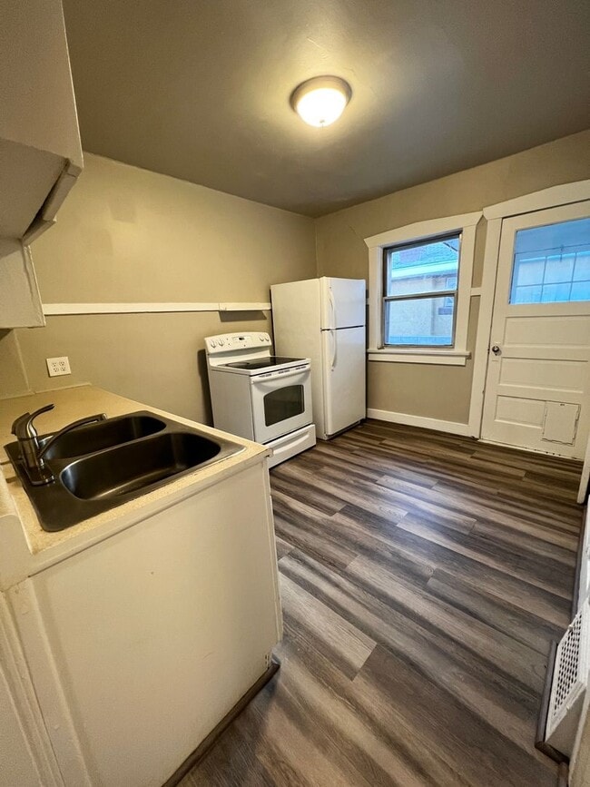 Photo - 183 Kelsey Ave Unit 183 E Kelsey Ave