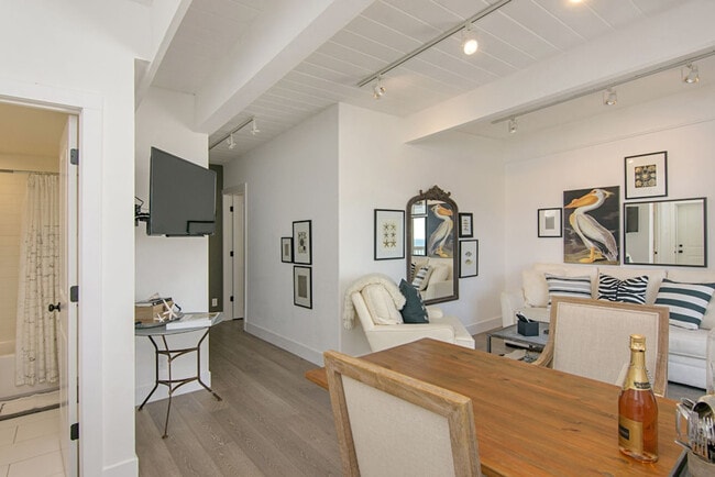 Building Photo - 3690 Carlsbad Blvd Rental