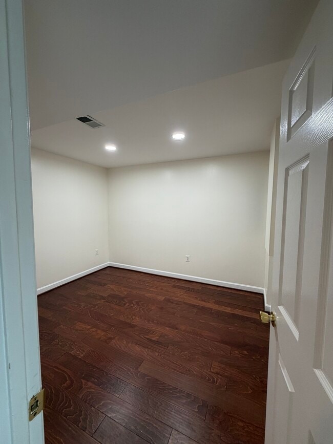 Photo - 188 Executive Cir