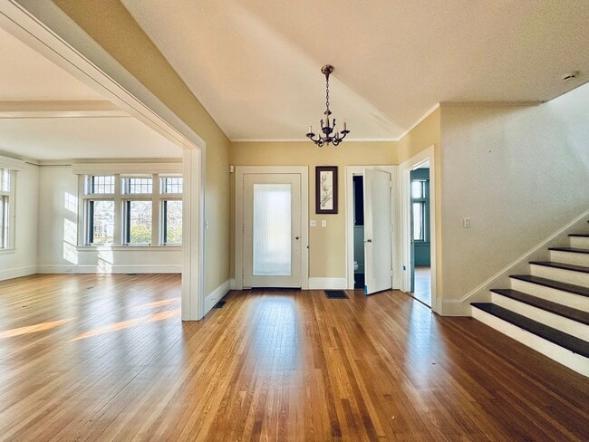 Photo - 671 Prospect St