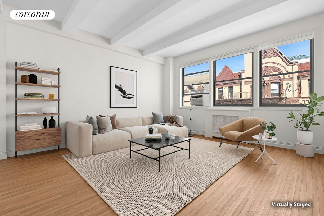 Photo - 54 W 74th St