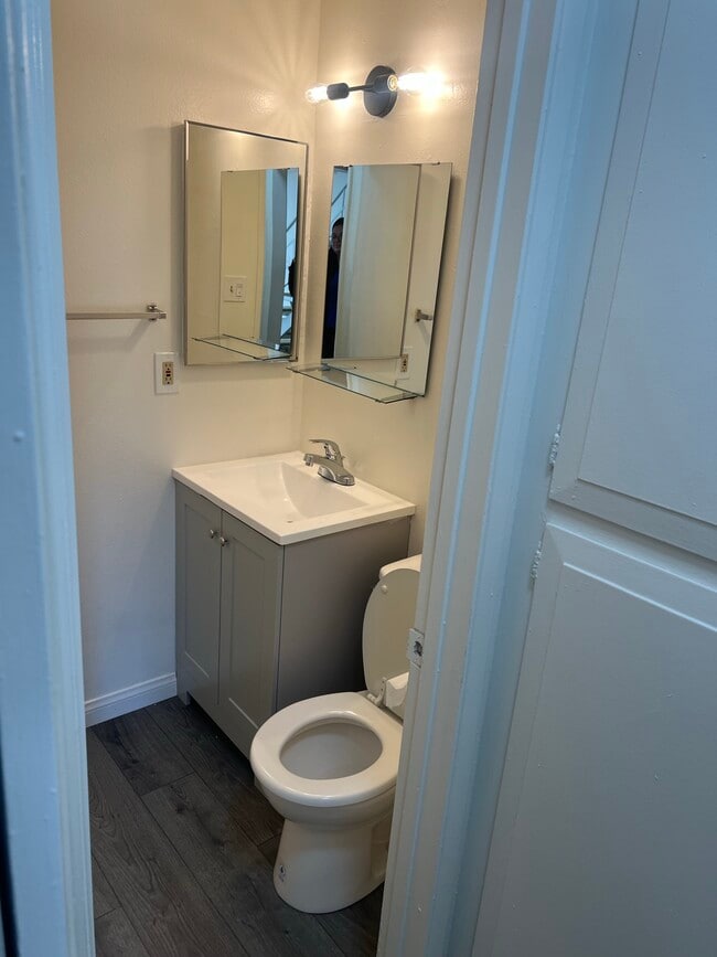 Photo - Claremont Pacifica Apts