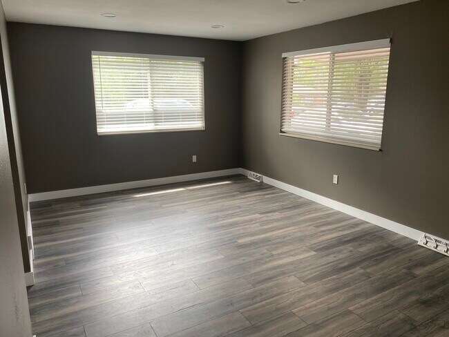 950 Newton St Unit A