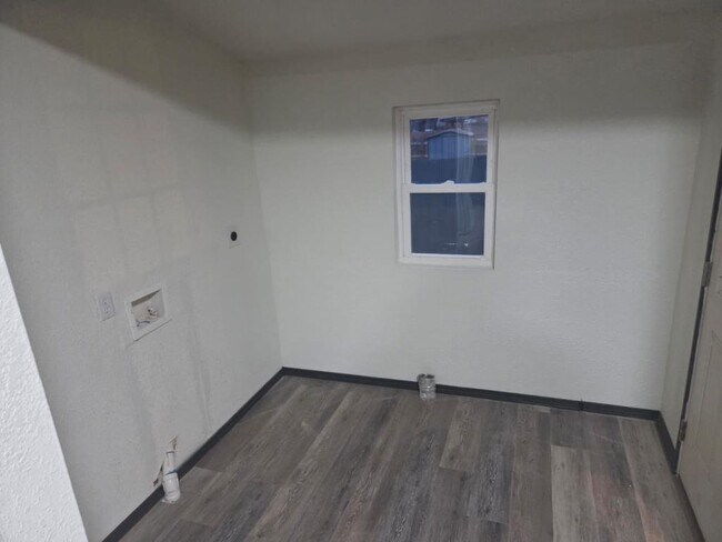 Photo - 119 Delaware St