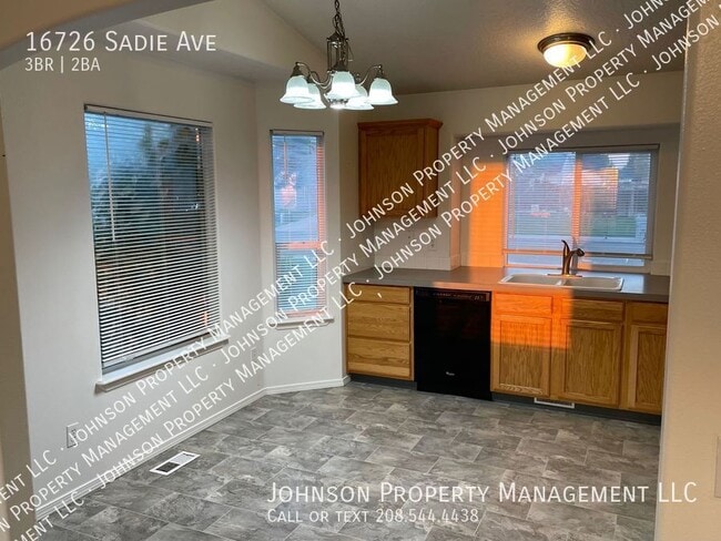 Photo - 16726 Sadie Ave