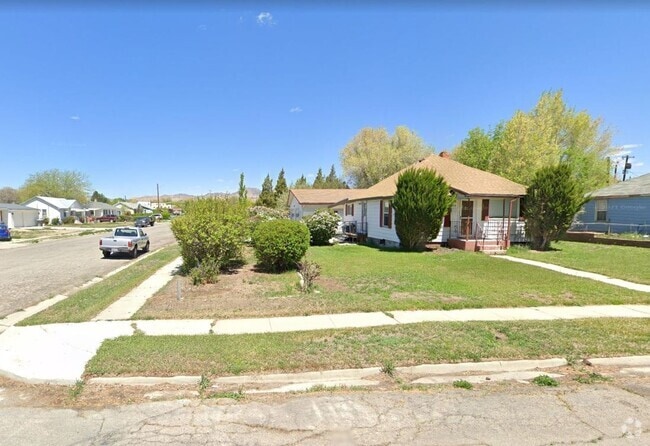 Building Photo - Your Dream Haven Awaits Rental