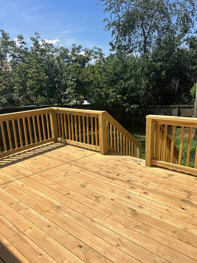 Building Photo - Stylish One-Level Living with Deck & Fenced Backyard