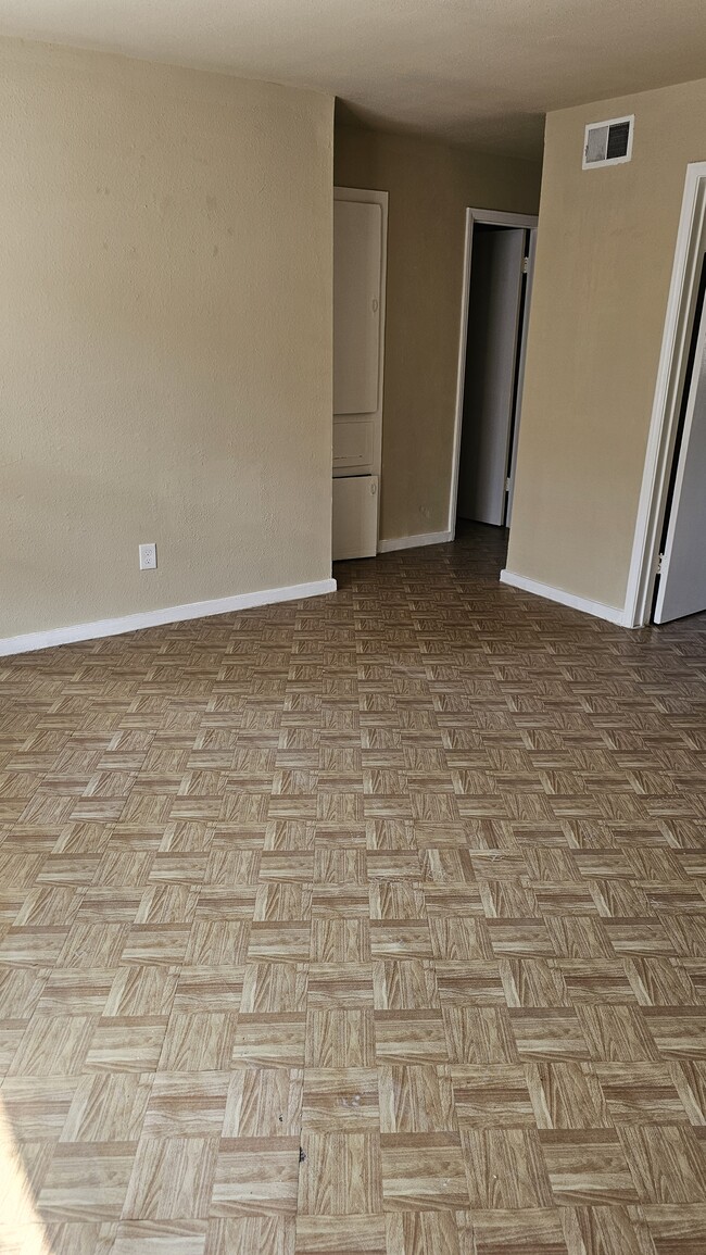 Building Photo - Riverside Terrace Apartment Unit 5509A