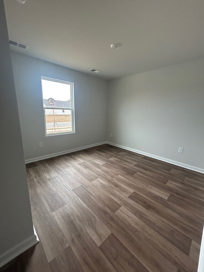 Photo - 321 Sweet Vernal St