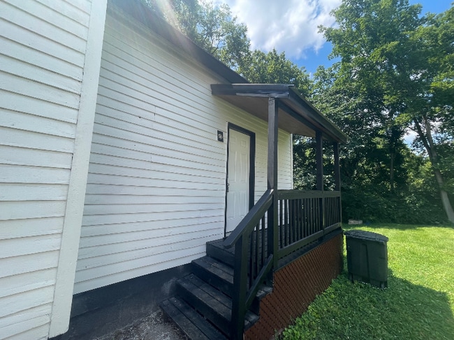 Photo - 412 W 12th St