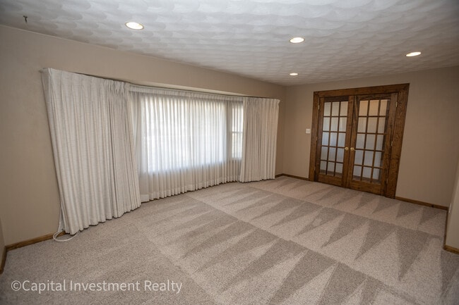 Photo - 2521 Orchard Ln