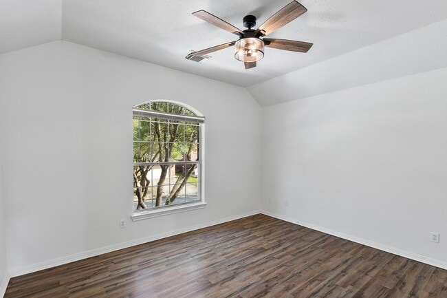 Building Photo - 22012 Royal Timbers Dr