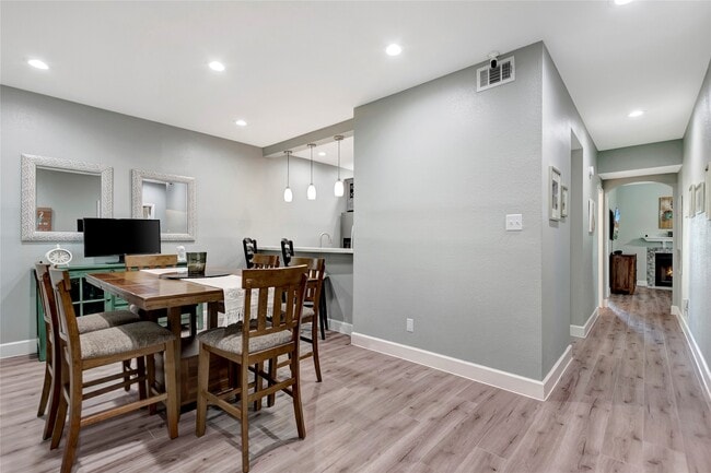 Building Photo - 18809 Egret Bay Blvd Unit 112