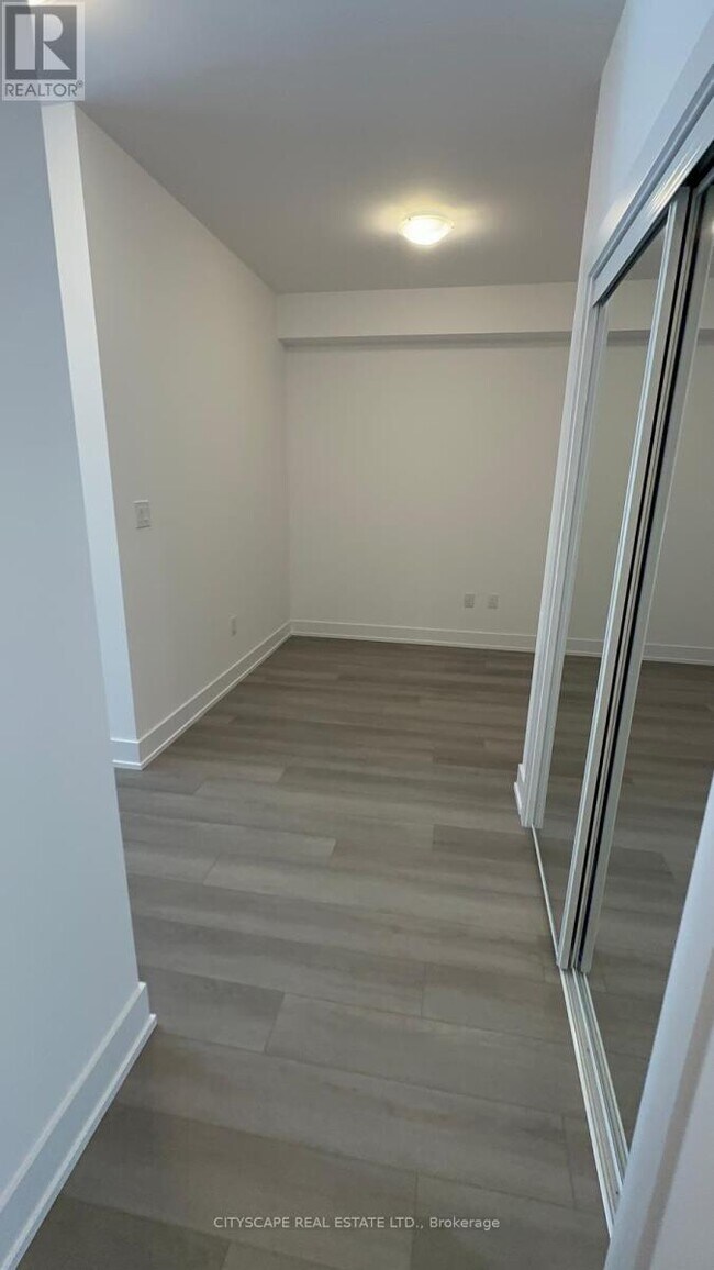 Photo - 460 Dundas St E Unit 715