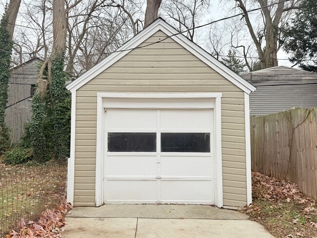 Photo - 1209 S W Ave