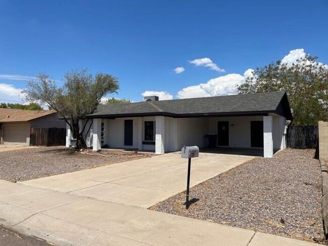 Building Photo - 3831 S Mitchell Dr Rental