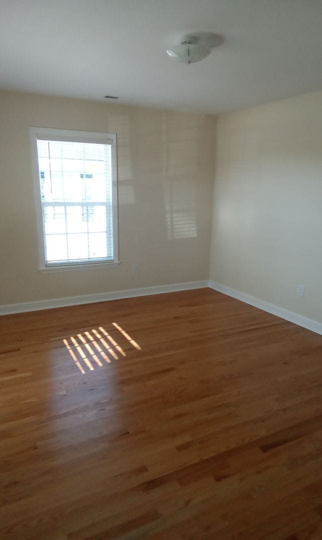 Photo - 513 Live Oak St