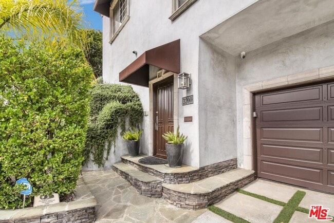 Photo - 3200 Primera Ave
